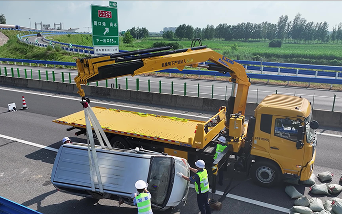 實力俱全，從容抵達！j9九游会折臂式多用途救援車演繹一“機”救援！